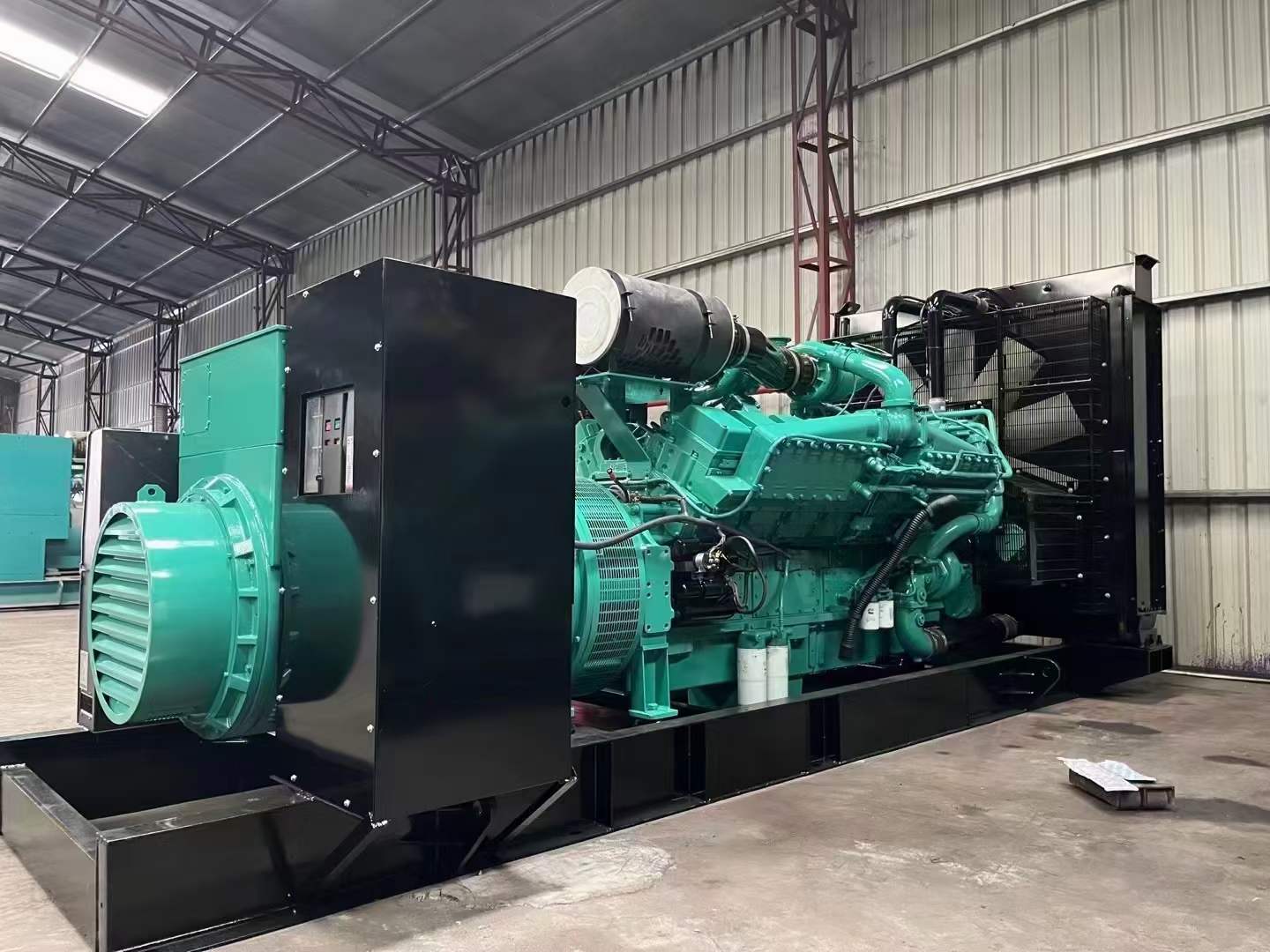 花溪如何降低 800kW 柴油发电机输出电流的波动？