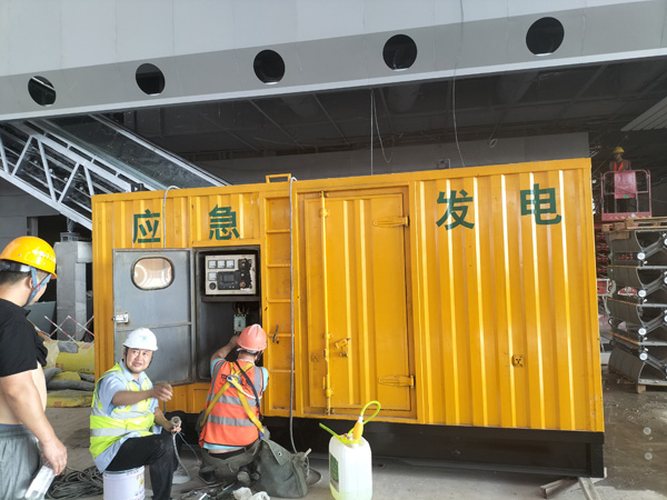 花溪怎样判断空气滤清器是否需要更换？